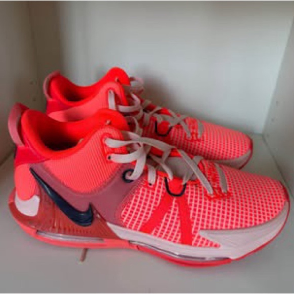 🔥 In Demand – Nike LeBron Witness VII “Hot Punch” 🔥| Men’s Size 11.5